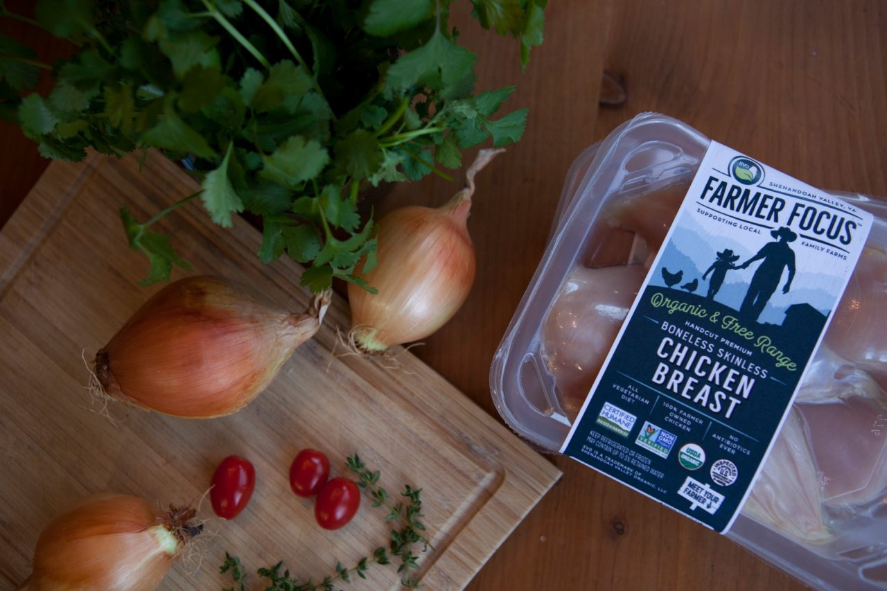 Sealed Air 브랜드 Darfresh 트레이와 스킨 진공 포장으로 감싼 닭 가슴살